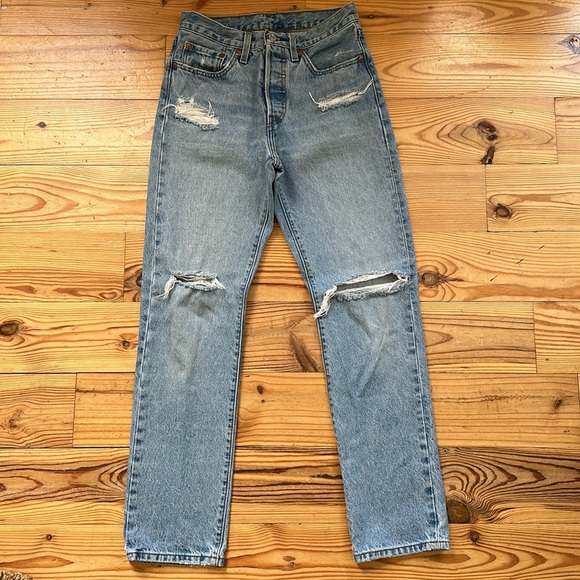 LEVI 501 straight leg jeans | size 26 - Picture 2 of 6